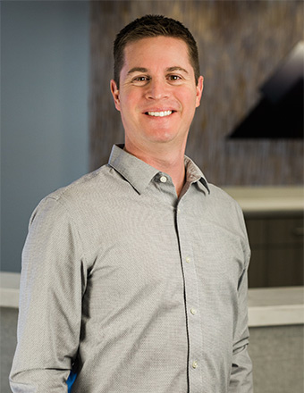 Headshot of Andrew Ricci, DDS